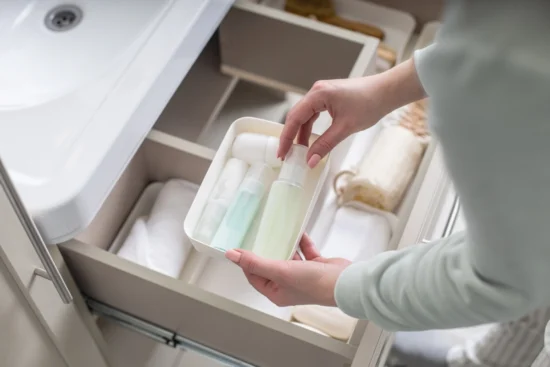 10 mẹo nhanh để sắp xếp và dọn dẹp phòng tắm